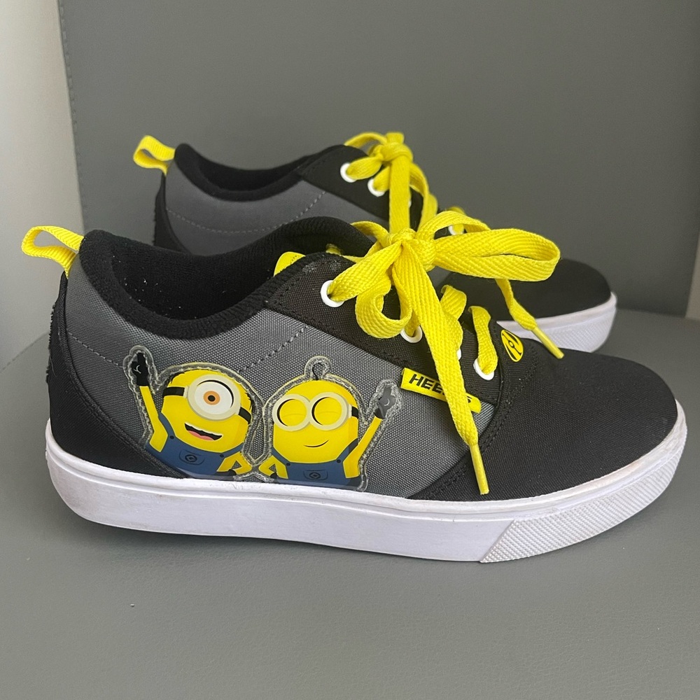 Minions Heelys Kids Pro 20 Wheeled Shoes Black Yellow Youth Size 4